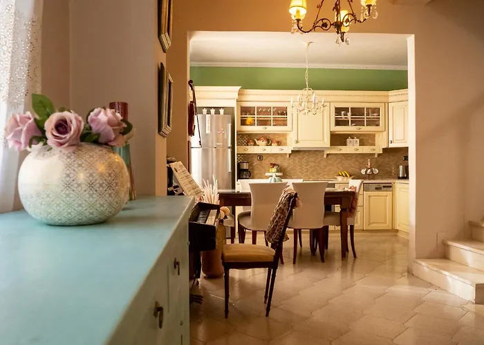 Zoe Maisonette شقة *